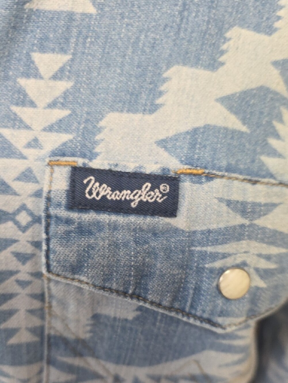 Wrangler Retro Light Blue and Cream Aztec Denim Western Shirt - Size M - Picture 4 of 5